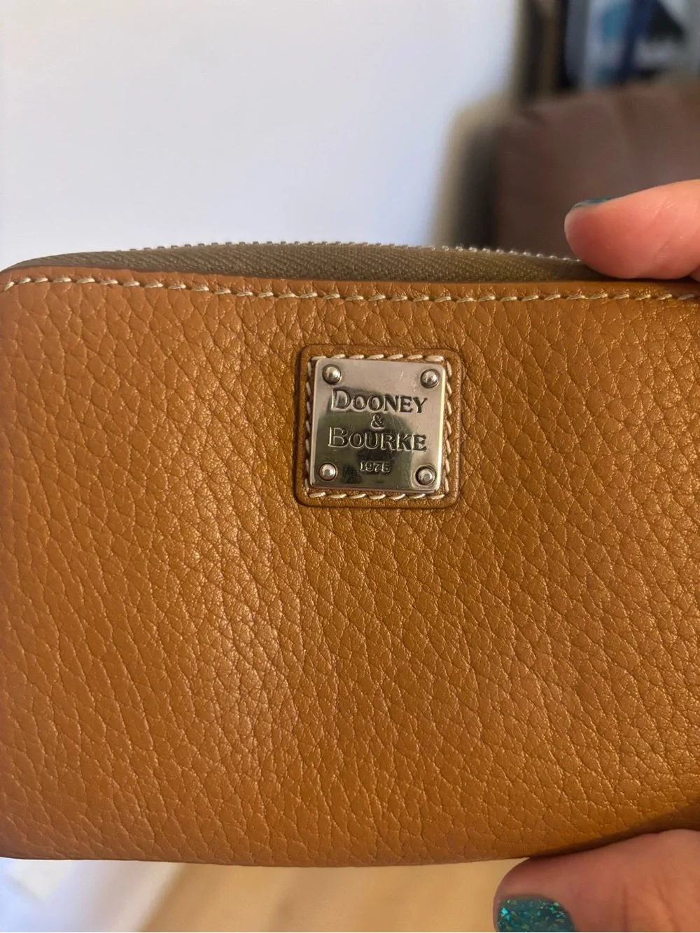 Vintage Dooney & Bourke Tan Pebbled Leather Zip Wallet with Metal Logo